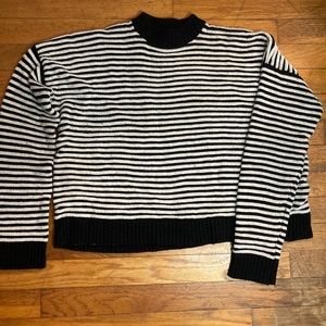 Black and white striped middy sweater Forever 21